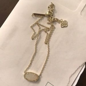 Kendra Scott necklace